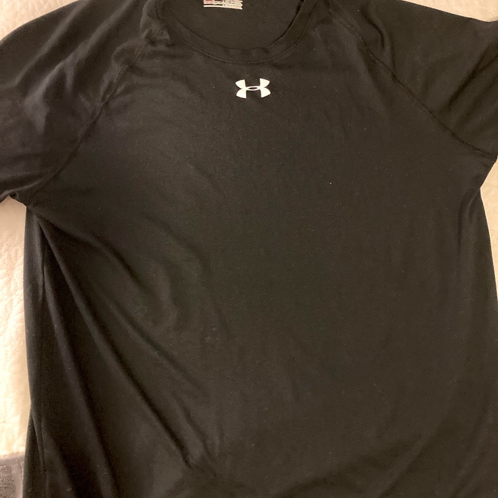 Under Armour size L black shirt